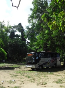 Bus gratis untuk kembali ke Malang.